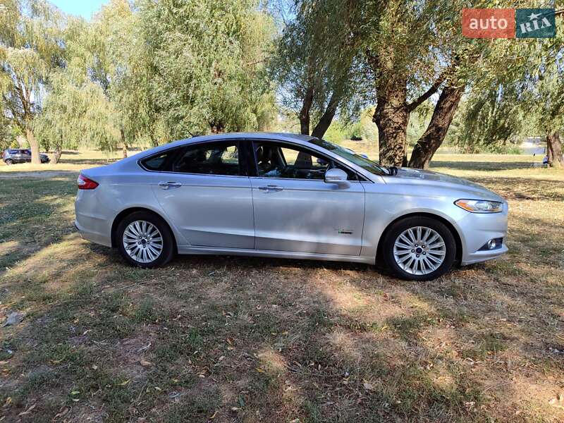 Седан Ford Fusion 2015 в Києві фото 3 Седан Ford Fusion 2015 в Києві