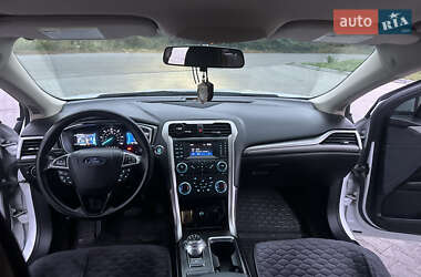 Седан Ford Fusion 2018 в 