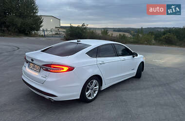 Седан Ford Fusion 2018 в 