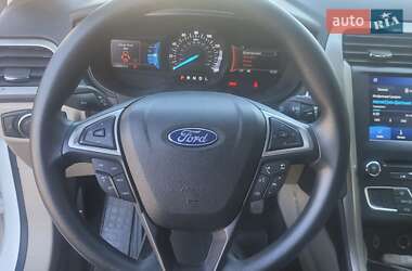 Седан Ford Fusion 2018 в 