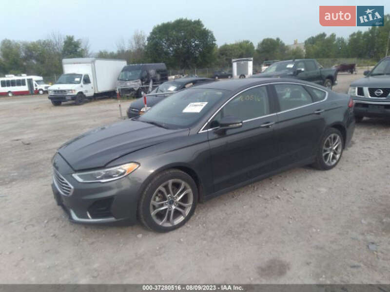 Седан Ford Fusion 2018 в Краснограде