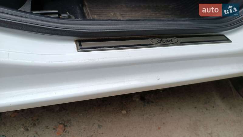 Хэтчбек Ford Fusion 2011 в Новых Санжарах