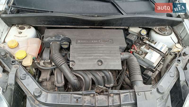 Хетчбек Ford Fusion 2011 в Нових Санжарах