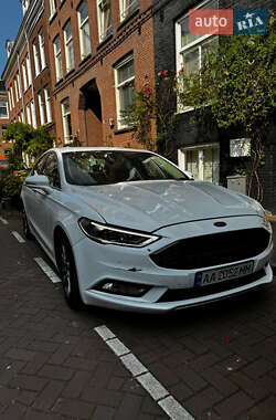 Седан Ford Fusion 2016 в 