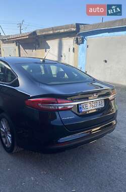 Седан Ford Fusion 2017 в 