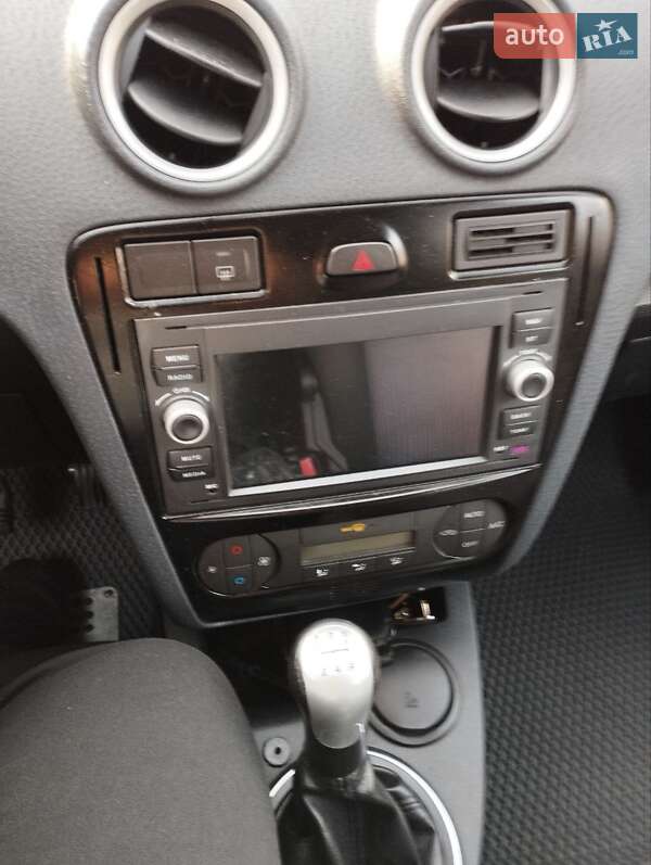 Хэтчбек Ford Fusion 2008 в Марганце