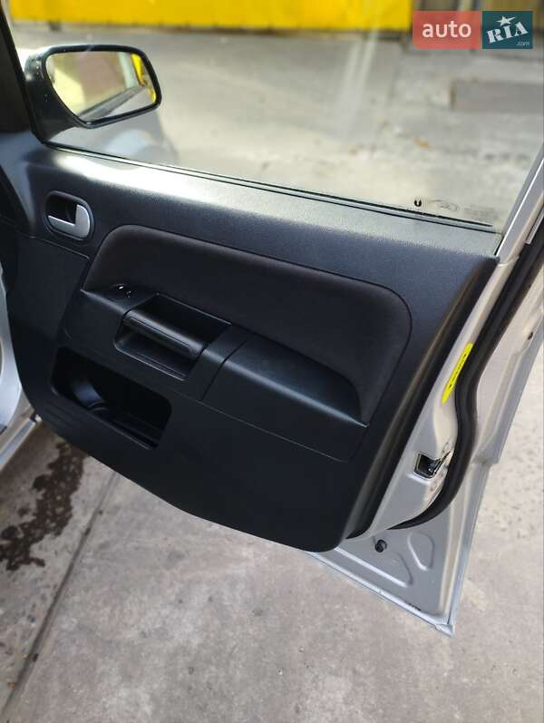 Хетчбек Ford Fusion 2008 в Марганці