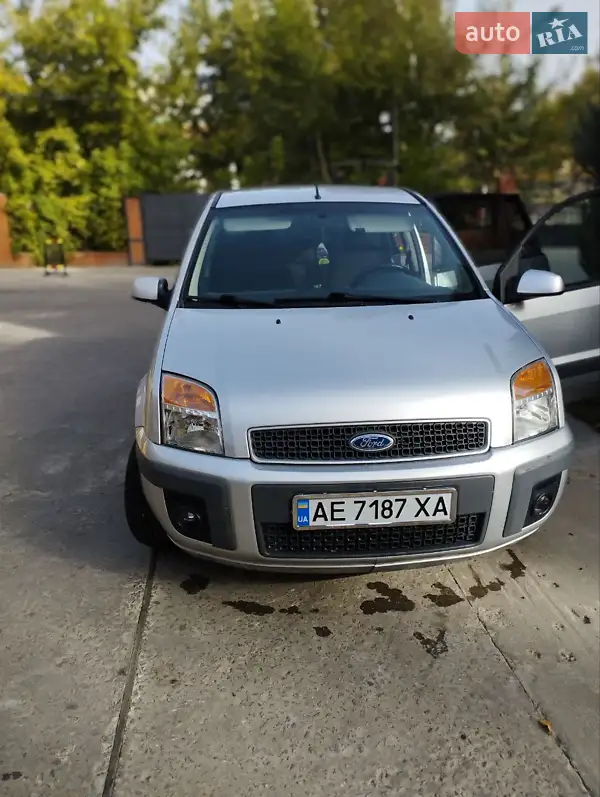 Хэтчбек Ford Fusion 2008 в 