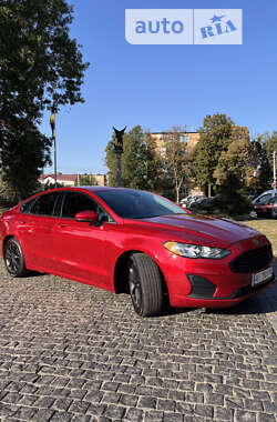 Седан Ford Fusion 2019 в Фастове