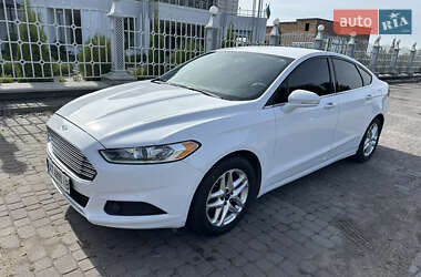 Седан Ford Fusion 2013 в 