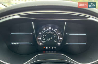 Седан Ford Fusion 2016 в 