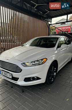 Седан Ford Fusion 2016 в 
