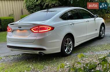 Седан Ford Fusion 2016 в Ужгороде