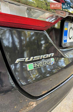 Седан Ford Fusion 2016 в 