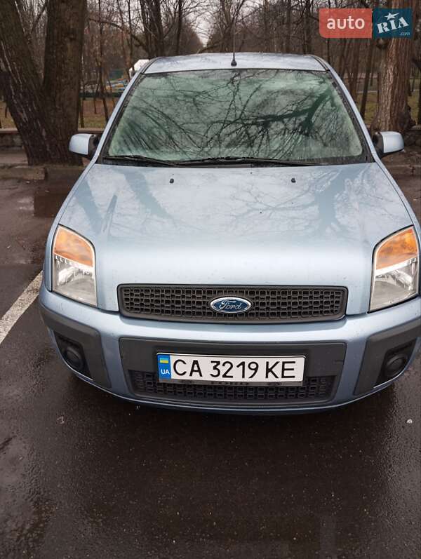 Хэтчбек Ford Fusion 2007 в 