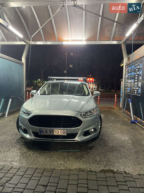 Седан Ford Fusion 2013 в Одесі