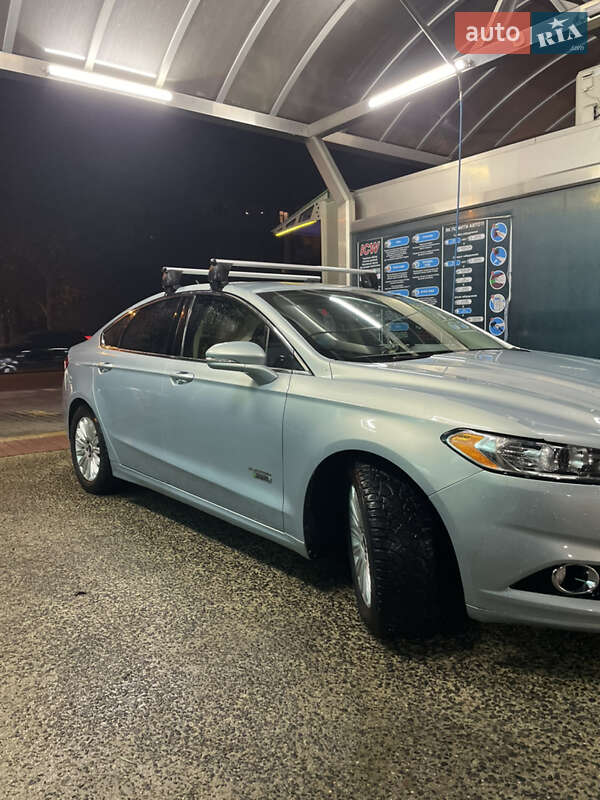 Седан Ford Fusion 2013 в Одесі