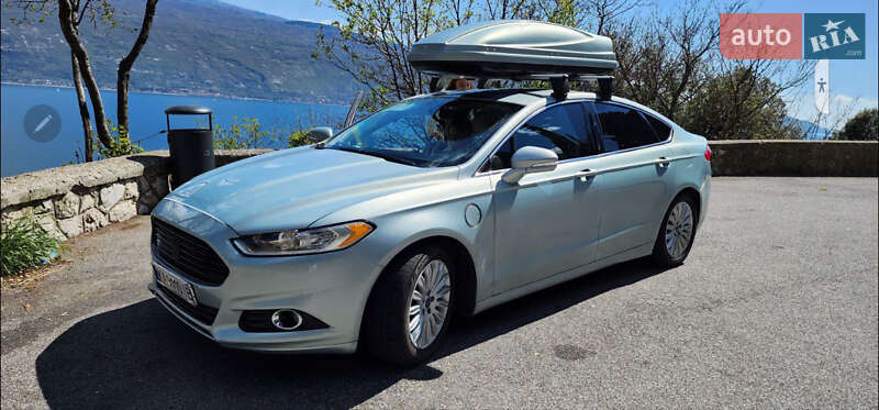 Седан Ford Fusion 2013 в Одесі