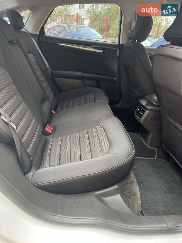 Седан Ford Fusion 2015 в Києві