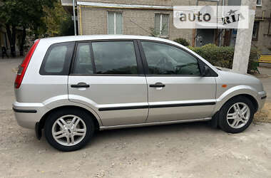 Хэтчбек Ford Fusion 2004 в Харькове