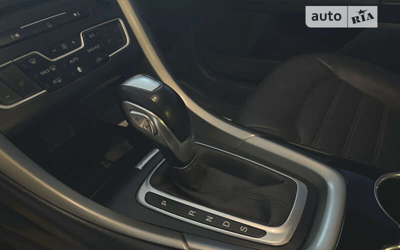 Седан Ford Fusion 2015 в Шептицькому