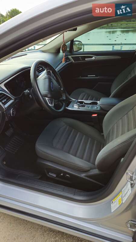 Седан Ford Fusion 2017 в Івано-Франківську