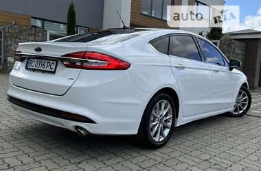 Седан Ford Fusion 2016 в Стрию