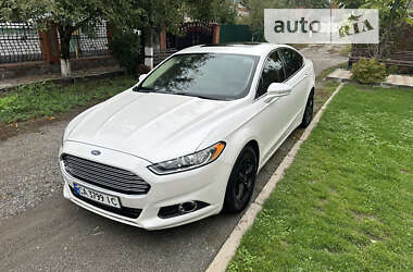 Седан Ford Fusion 2015 в Умані