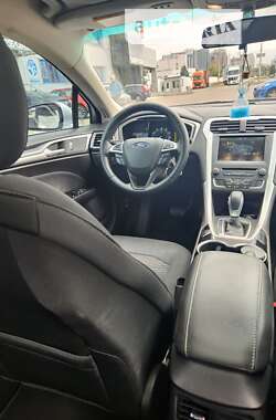 Седан Ford Fusion 2016 в 
