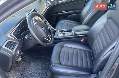 Седан Ford Fusion 2017 в 
