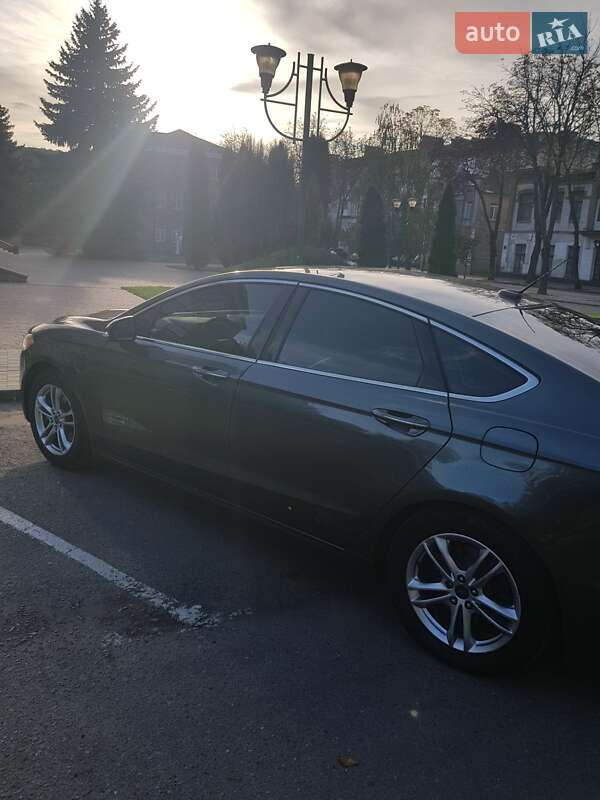 Седан Ford Fusion 2015 в Могилев-Подольске