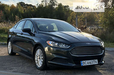 Седан Ford Fusion 2015 в Львові