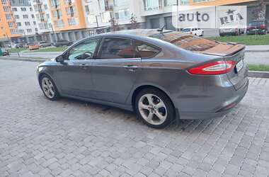 Седан Ford Fusion 2013 в 