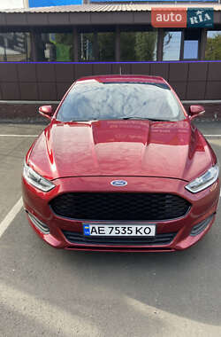 Седан Ford Fusion 2015 в 