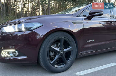 Седан Ford Fusion 2013 в 