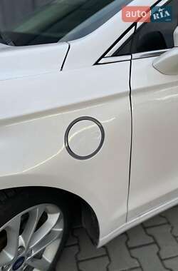 Седан Ford Fusion 2019 в 