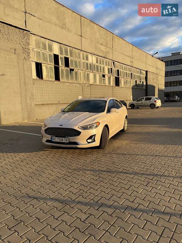 Седан Ford Fusion 2019 в Ивано-Франковске