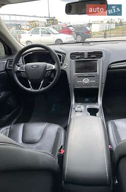 Седан Ford Fusion 2019 в 