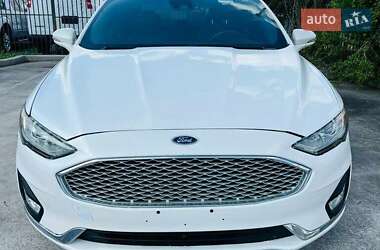 Седан Ford Fusion 2019 в 