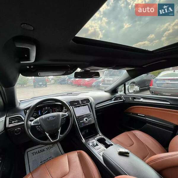 Седан Ford Fusion 2019 в Львове