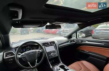 Седан Ford Fusion 2019 в 
