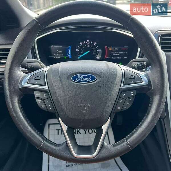 Седан Ford Fusion 2019 в Львове