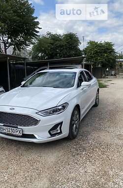 Седан Ford Fusion 2018 в Львові