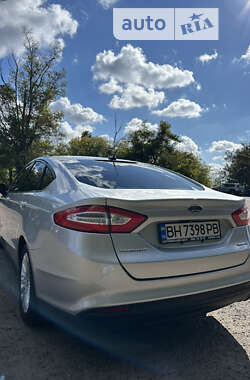 Седан Ford Fusion 2015 в Одесі