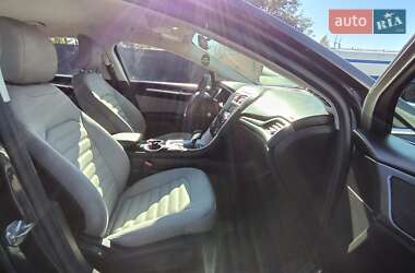 Седан Ford Fusion 2015 в 