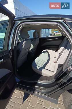 Седан Ford Fusion 2015 в 