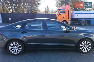 Седан Ford Fusion 2015 в Ровно
