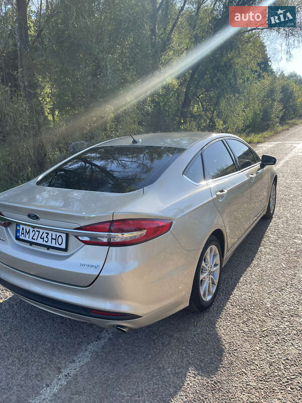 Седан Ford Fusion 2016 в Тараще
