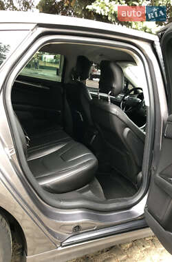 Седан Ford Fusion 2013 в 