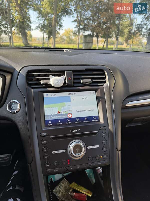 Седан Ford Fusion 2017 в Рені